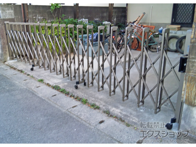 福岡県福岡市ののカーゲート トリップゲートII 2型 スタンダード ノンレール 片開き 53S 施工例