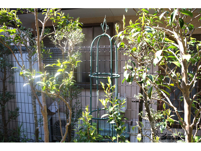 千葉県佐倉市ののフェンス・柵 メッシュフェンス M0 間仕切柱 施工例