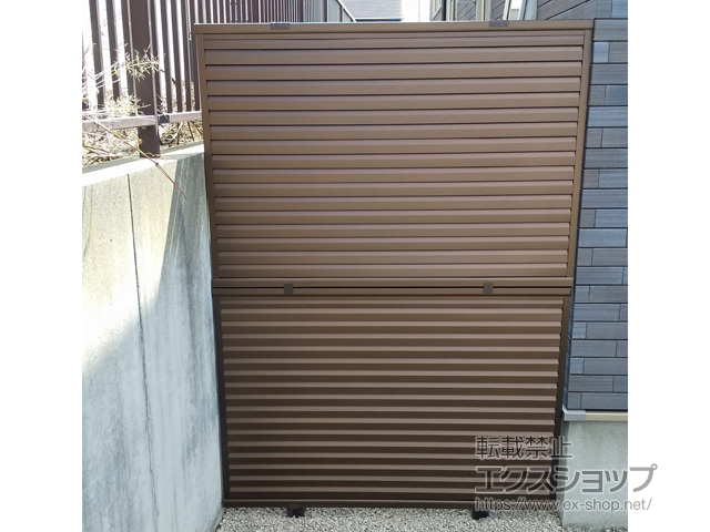 北海道函館市ののフェンス・柵 ミエーネフェンス 目隠しルーバータイプ 2段支柱 自立建て用 施工例