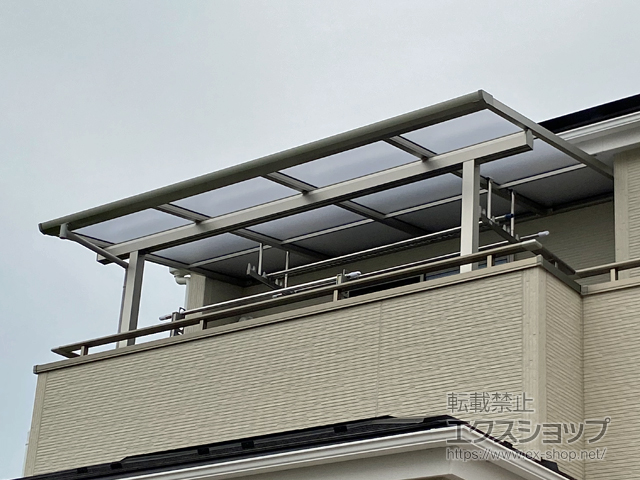 埼玉県富士見市ののバルコニー・ベランダ屋根 ソラリア F型 屋根タイプ 単体 積雪〜20cm対応 施工例