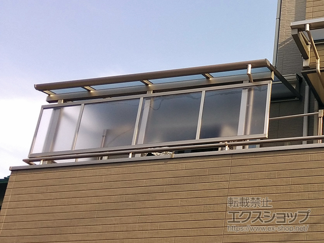 神奈川県川崎市ののバルコニー・ベランダ屋根 ソラリア F型 屋根タイプ 単体 積雪〜20cm対応 施工例