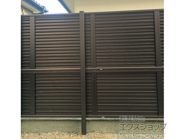 長野県伊那市ののフェンス・柵 ミエーネフェンス 目隠しルーバータイプ 2段支柱 自立建て用 施工例