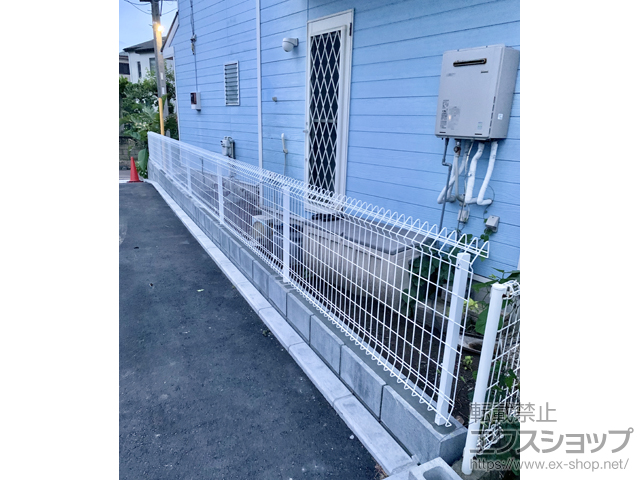 神奈川県藤沢市ののフェンス・柵 メッシュフェンス G10-R　自由柱施工 施工例
