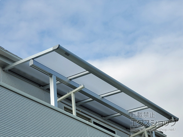 神奈川県横浜市ののバルコニー・ベランダ屋根 ソラリア F型 屋根タイプ 単体 積雪〜20cm対応 施工例
