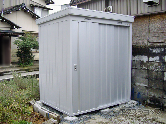 石川県金沢市のの物置・屋外倉庫 ネクスタ 一般型 1790×1370×2020（NXN-25S） NXN-25S-FS 施工例