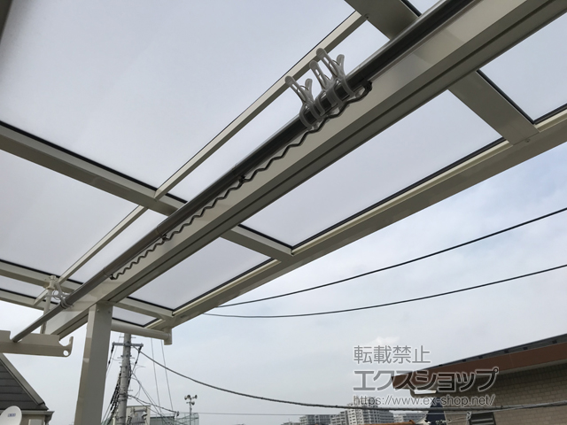 東京都北区ののバルコニー・ベランダ屋根 スピーネ F型 屋根タイプ 単体 積雪〜20cm対応 施工例