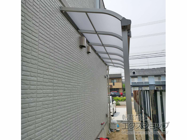 愛知県岩倉市ののテラス屋根 プレシオステラスII R型 テラスタイプ 連棟　積雪〜20cm対応 施工例