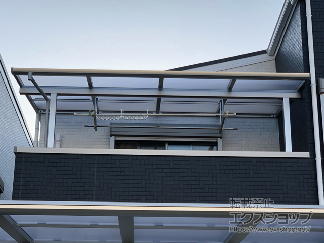 大阪府東大阪市ののバルコニー・ベランダ屋根 ソラリア F型 屋根タイプ 単体 積雪〜20cm対応 施工例