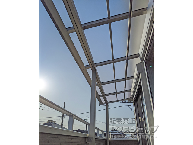 三重県四日市市ののバルコニー・ベランダ屋根 プレシオステラスII F型 屋根タイプ 連棟 積雪〜20cm対応 施工例