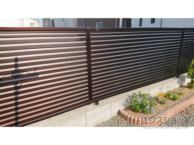 宮城県石巻市ののフェンス・柵 ミエーネフェンス 目隠しルーバータイプ 自由柱施工 施工例