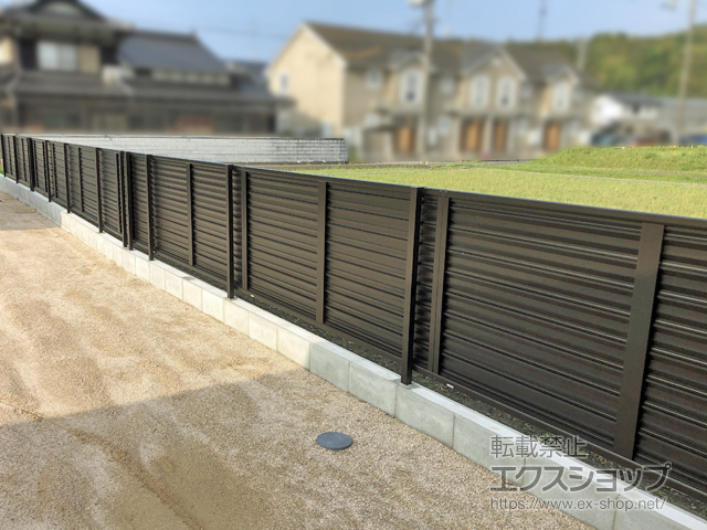 山口県山陽小野田市ののフェンス・柵 ミエーネフェンス 目隠しルーバータイプ　自由柱施工 施工例