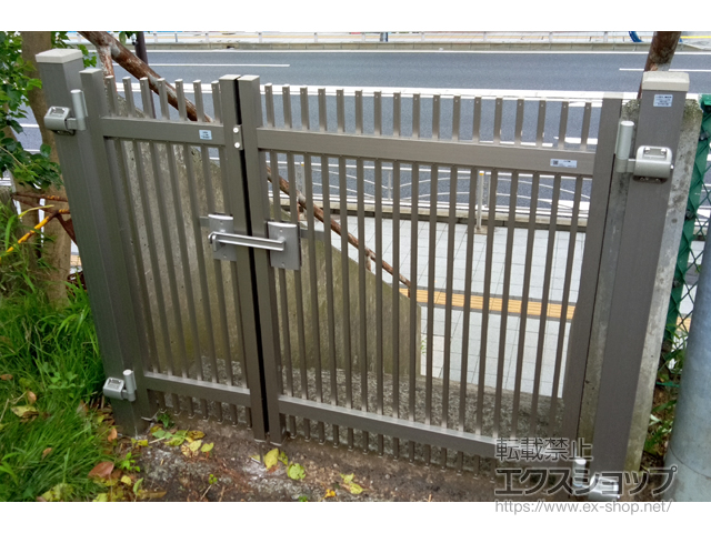 神奈川県横浜市のの門扉 ハイ千峰 両開き親子　柱使用 施工例