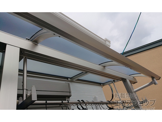 京都府京都市ののバルコニー・ベランダ屋根 ソラリア R型 屋根タイプ 単体 積雪〜20cm対応 施工例