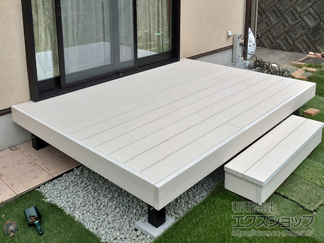 大阪府高槻市ののウッドデッキ 彩木 あやぎ ハイブリットガーデンデッキ 幕板勝ち仕様 施工例