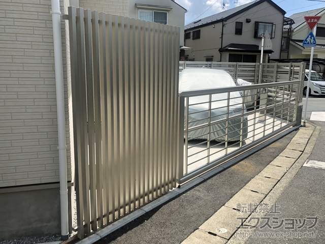 神奈川県横浜市ののフェンス・柵 ルシアス スクリーンフェンスS02型 アルミ色 自由柱施工 施工例