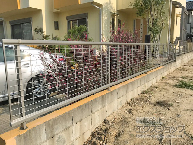 三重県四日市市ののフェンス・柵 シンプレオフェンスM1型 横井桁メッシュ　自由柱施工 施工例