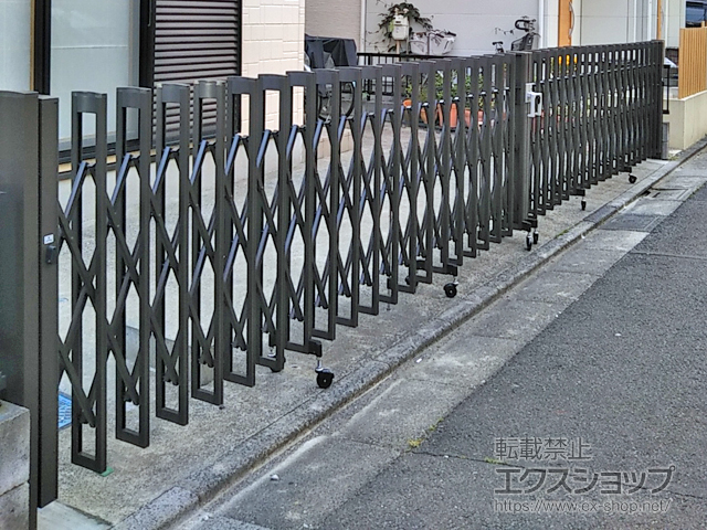 東京都足立区ののカーゲート アルシャインII M型 Aタイプ ノンレール 両開き 840W 施工例