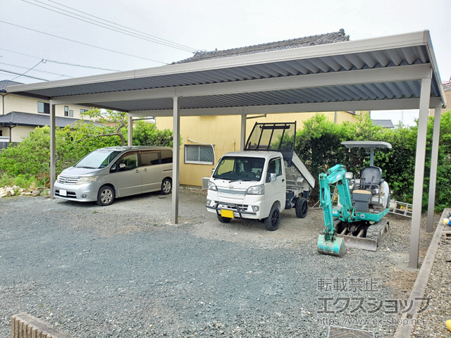 静岡県袋井市のLIXIL リクシル（トステム）のカーポート テリオスポートIII 1500 4台用 横連棟 角柱6本柱 積雪〜50cm対応 施工例