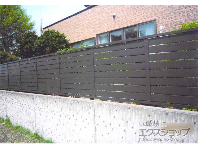 青森県五所川原市ののフェンス・柵 フェンスAB YS3型 横スリット3 フリーポールタイプ 施工例
