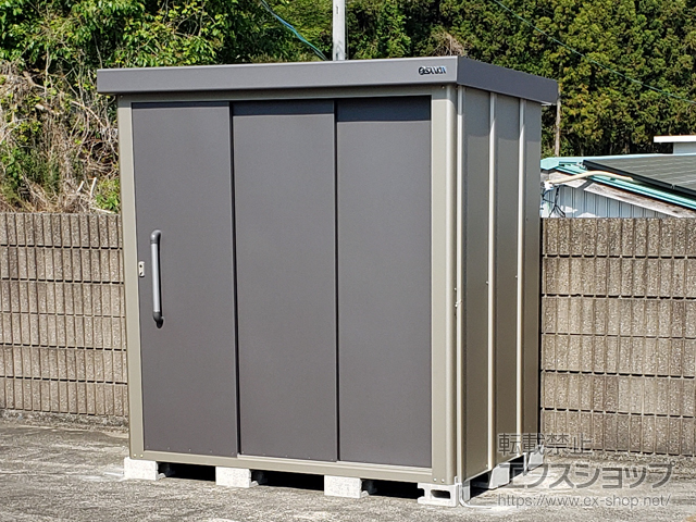 徳島県三好郡東みよし町のの物置・屋外倉庫 エスケーエイト SK8-70 一般型 1800×1200×1940 SK8-70-GK 施工例