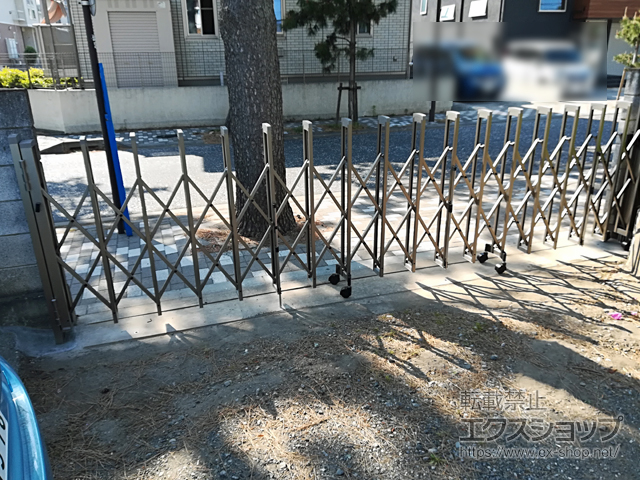 神奈川県茅ヶ崎市ののカーゲート トリップゲートII 2型 スタンダード ノンレール 片開き 45S 施工例