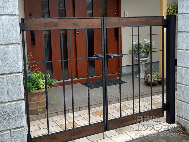 岡山県総社市のの門扉 ラフィーネ門扉5B型 両開き 柱使用 施工例