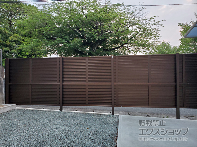 熊本県熊本市ののフェンス・柵 ミエーネフェンス 目隠しルーバータイプ 2段支柱 自立建て用(パネル2段) 施工例