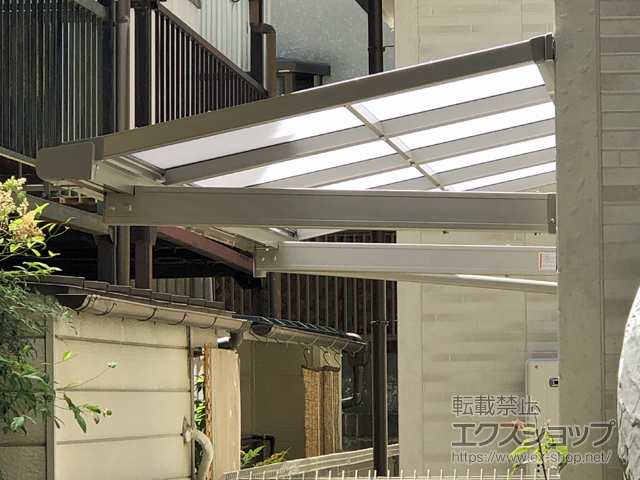 京都府向日市ののテラス屋根 スピーネ F型 ルーフタイプ 単体 積雪〜20cm対応 施工例