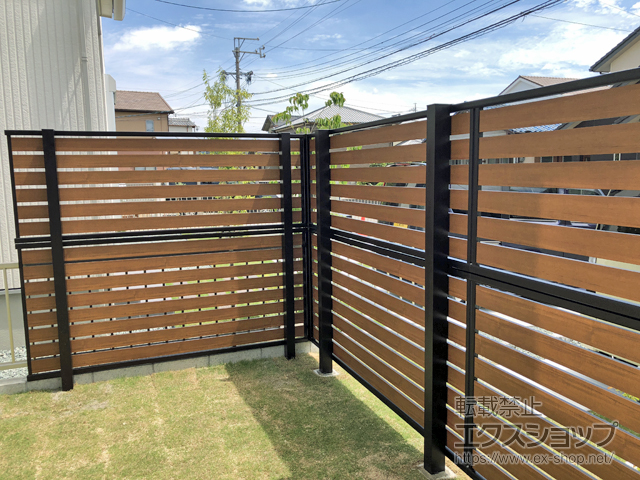 三重県伊勢市ののフェンス・柵 モクアルフェンス 横板タイプ 2段支柱 自立建て用（パネル2段） 施工例