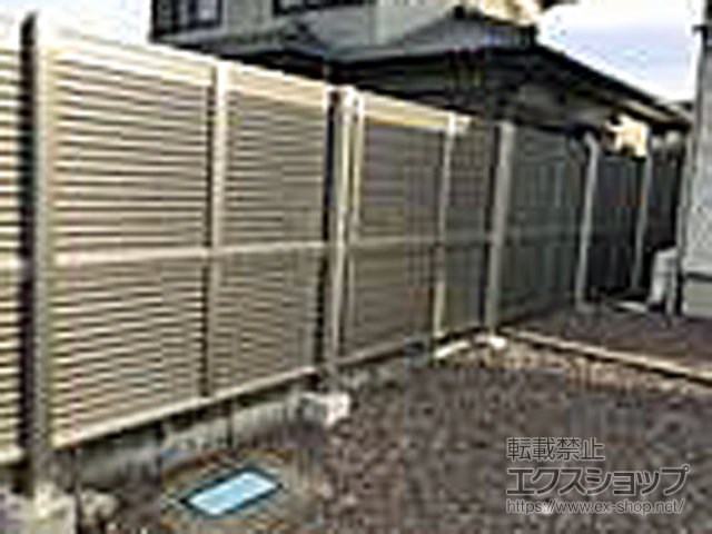 愛知県江南市ののフェンス・柵 ミエーネフェンス 目隠しルーバータイプ 2段支柱 自立建て用(パネル2段) 施工例