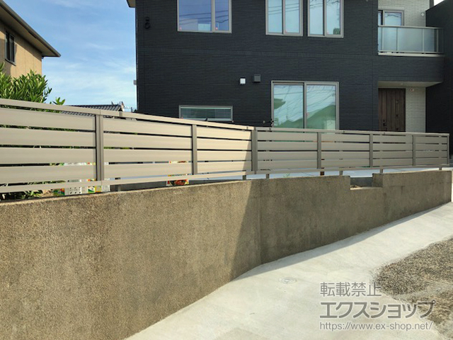 福岡県久留米市ののフェンス・柵 フェンスAB YS3型 横スリット3 フリーポールタイプ 施工例