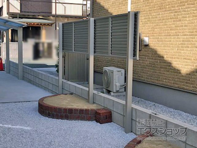 福岡県北九州市ののフェンス・柵 ミエーネ目隠しルーバーフェンス 上段のみ設置 自立建て用 施工例