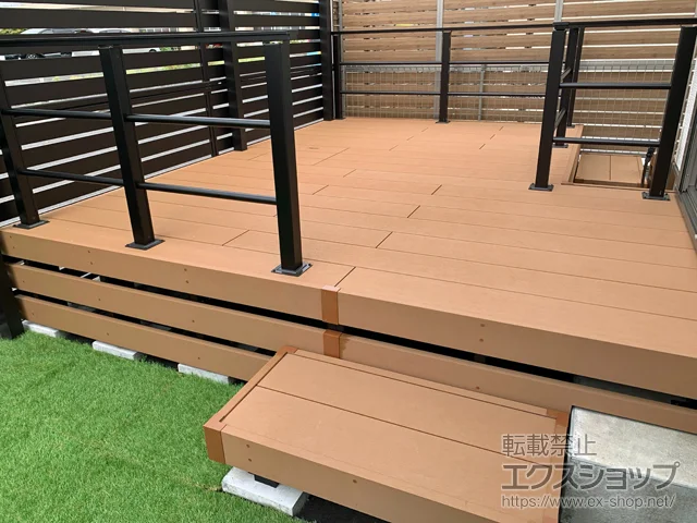 �_�ސ쌧�����s�̂̃t�F���X�E��E���A�E�b�h�f�b�L ���E�b�h�f�b�L 200 �{�H��