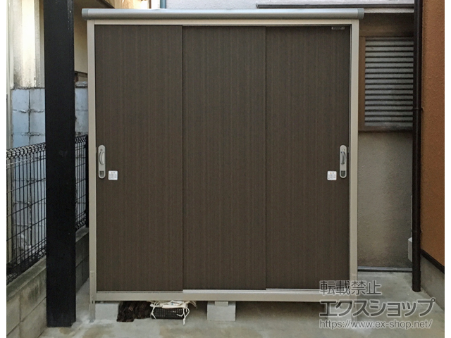 大阪府八尾市のの物置・屋外倉庫 エスモ 一般型 1797×900×1959（ESE-1809A） ESE-1809A-DW 施工例