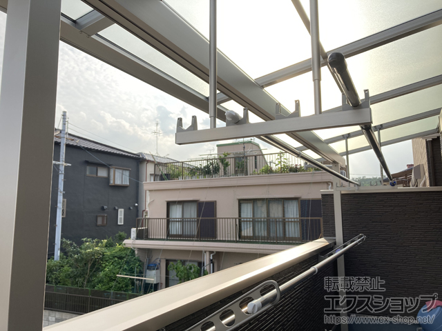 大阪府吹田市ののバルコニー・ベランダ屋根 ソラリア F型 屋根タイプ 単体 積雪〜20cm対応 施工例
