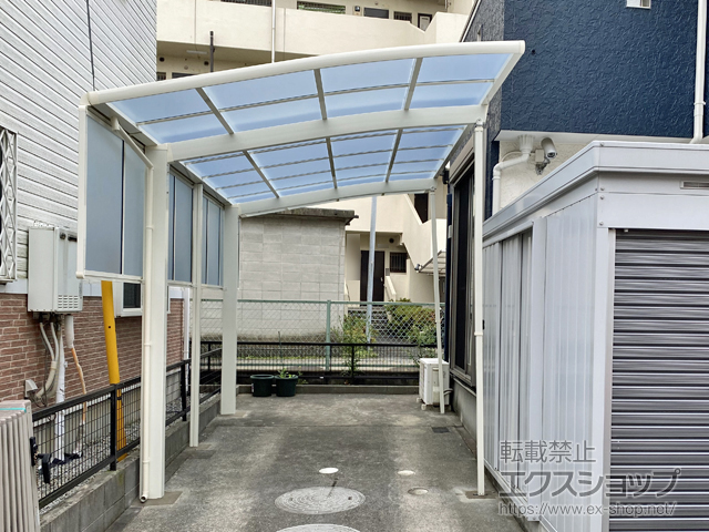 埼玉県八潮市ののカーポート ネスカR (ラウンドスタイル) 積雪〜20cm対応 施工例