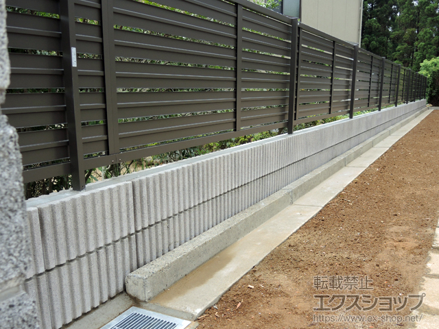 千葉県匝瑳市ののフェンス・柵 フェンスAB YS3型 横スリット3 フリーポールタイプ 施工例