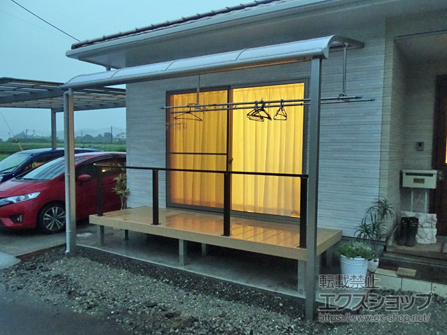 大分県由布市ののウッドデッキ、テラス屋根 ソラリア R型 テラスタイプ 単体 積雪〜20cm対応 施工例