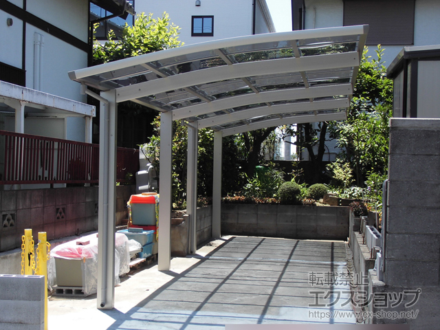 埼玉県さいたま市ののカーポート レイナポートグラン 縦連棟　積雪〜20cm対応 施工例