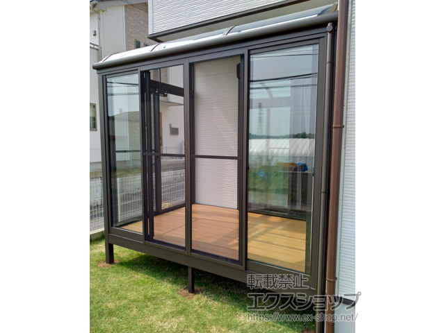 神奈川県伊勢原市ののテラス囲い・サンルーム サニージュ R型 床納まり ランマ無 積雪〜20cm対応 ※片袖納まり 施工例