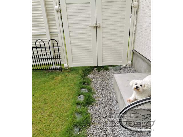 埼玉県久喜市のの門扉 シンプレオ門扉5型 横目隠し 両開き 門柱使用 施工例