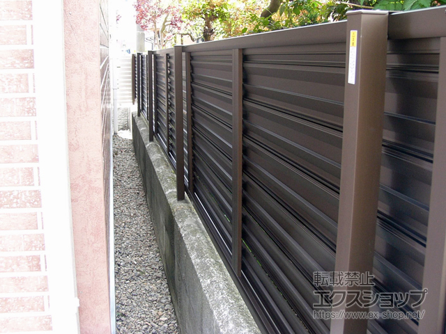 神奈川県鎌倉市ののフェンス・柵 ミエーネフェンス 目隠しルーバータイプ　自由柱施工 施工例
