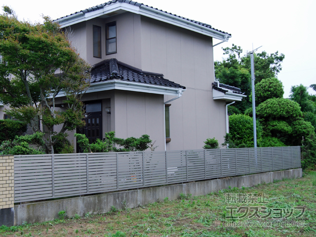 静岡県浜松市ののフェンス・柵 フェンスAB YS2型 横スリット2 フリーポールタイプ 施工例