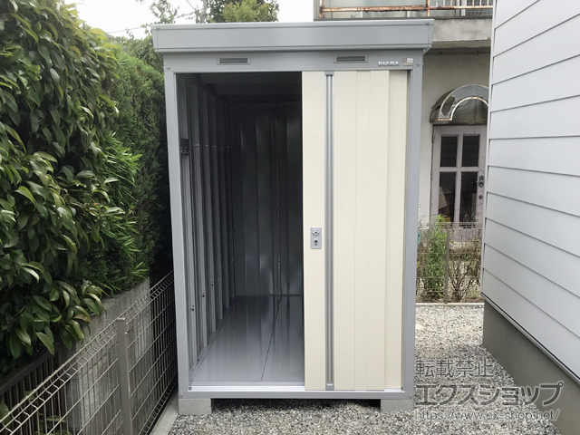 静岡県浜松市のの物置・屋外倉庫 ネクスタ 一般型 1370×2630×2020（NXN-36CS） NXN-36CS-FW 施工例