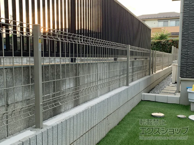 埼玉県狭山市のYKKAPのフェンス・柵・塀 イーネットフェンス 3F型 自由柱施工 施工例
