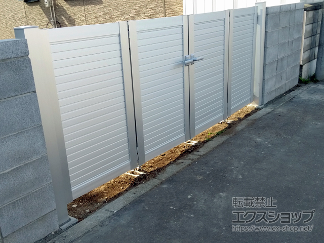 北海道千歳市のの門扉 シンプレオ門扉5型 横目隠し 4枚折戸セット 門柱仕様 施工例