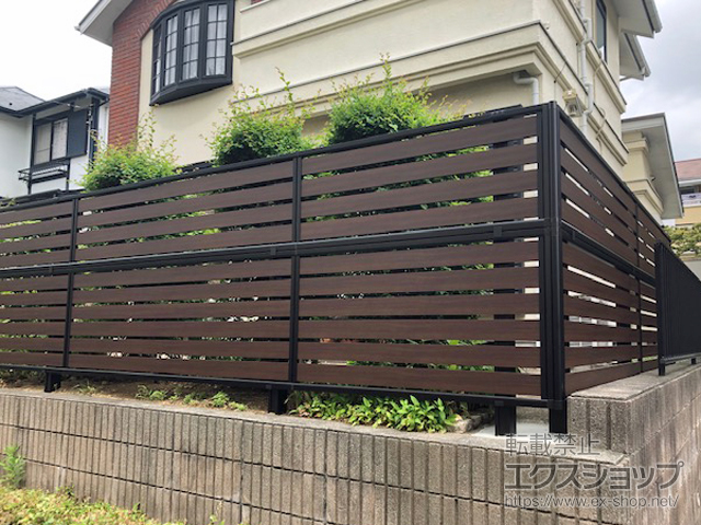 神奈川県横浜市ののフェンス・柵 モクアルフェンス 横板タイプ 2段支柱 自立建て用 施工例