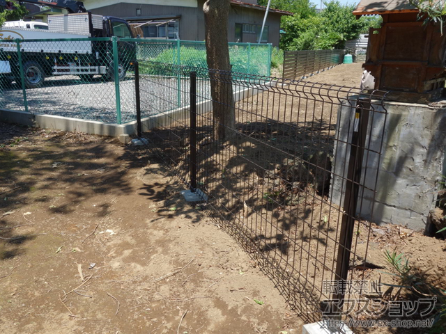 千葉県野田市ののフェンス・柵 イーネットフェンス 2F型　自由柱タイプ 施工例