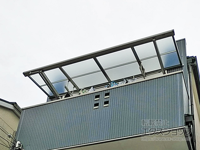 大阪府茨木市ののバルコニー・ベランダ屋根 スピーネ F型 ルーフタイプ 単体 積雪〜20cm対応 施工例