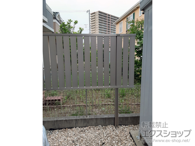 茨城県つくばみらい市ののフェンス・柵 フェンスAB TS2 縦スリット2 2段柱(パネル1段) 施工例